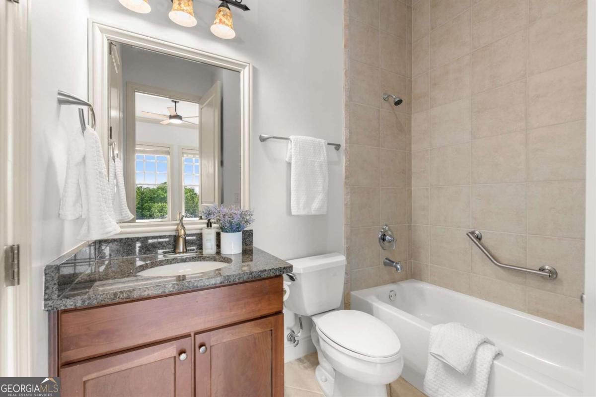 360 Chambers Street # 305