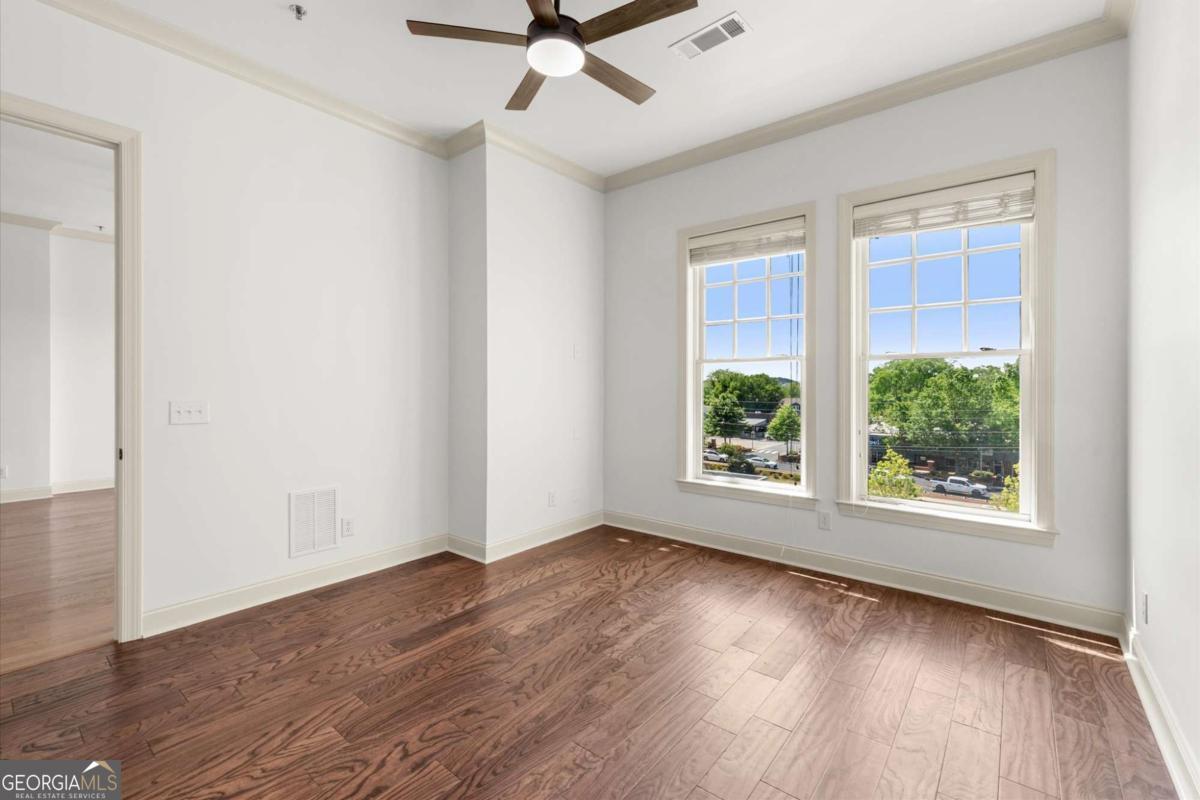 360 Chambers Street # 305