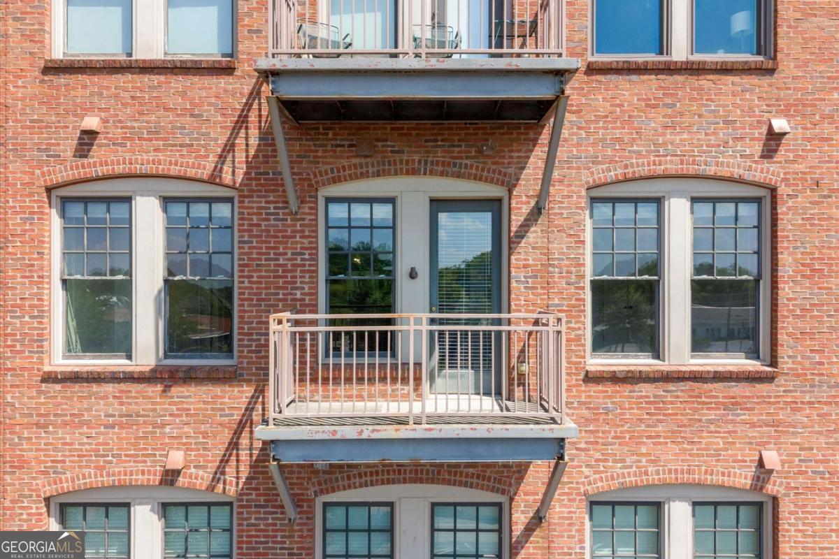 360 Chambers Street # 305