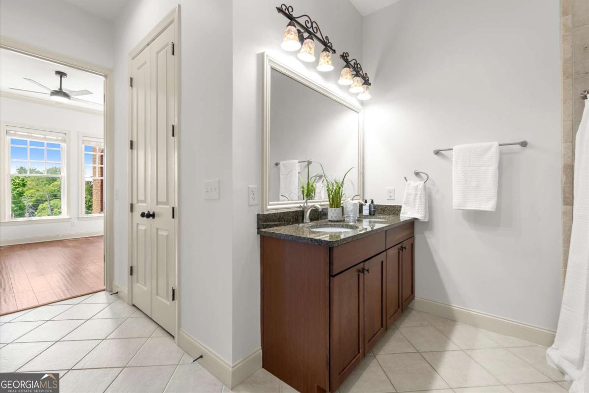 360 Chambers Street # 305