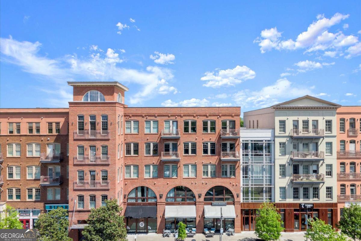 360 Chambers Street # 305