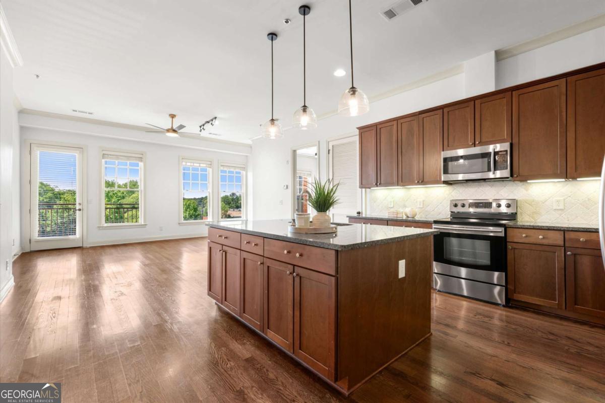 360 Chambers Street # 305