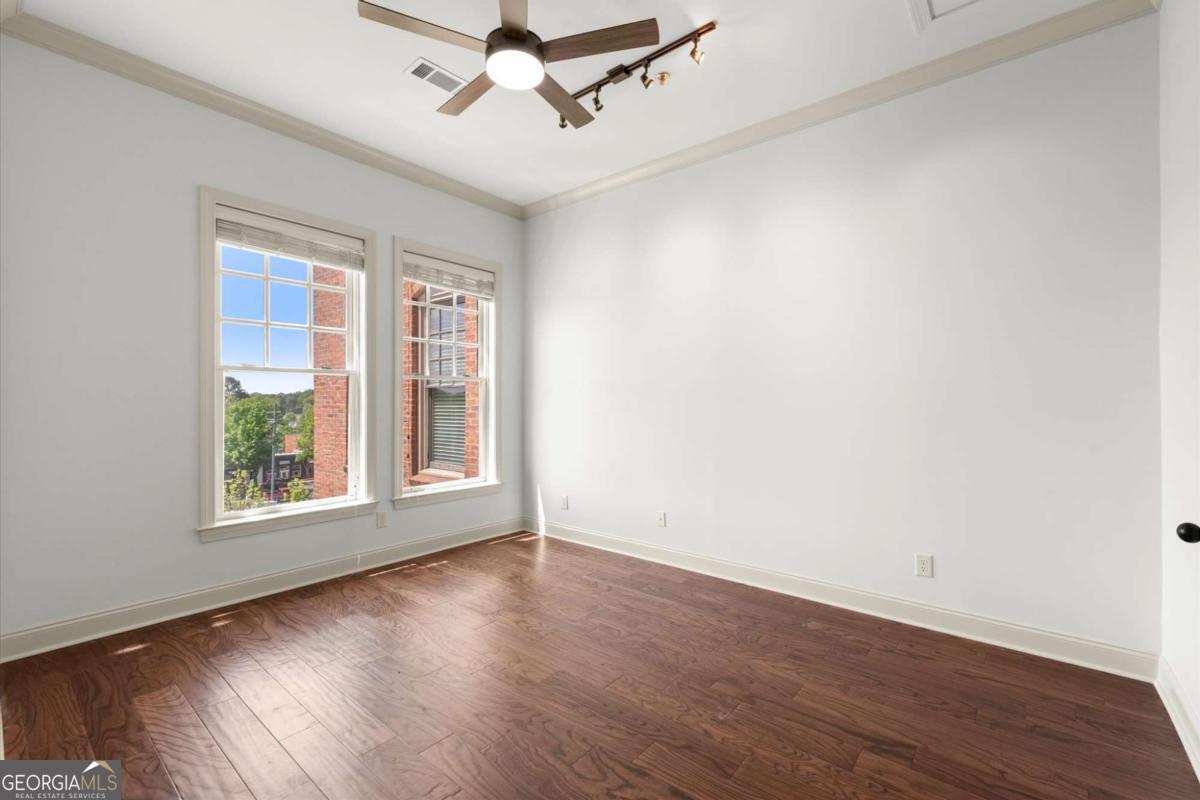 360 Chambers Street # 305