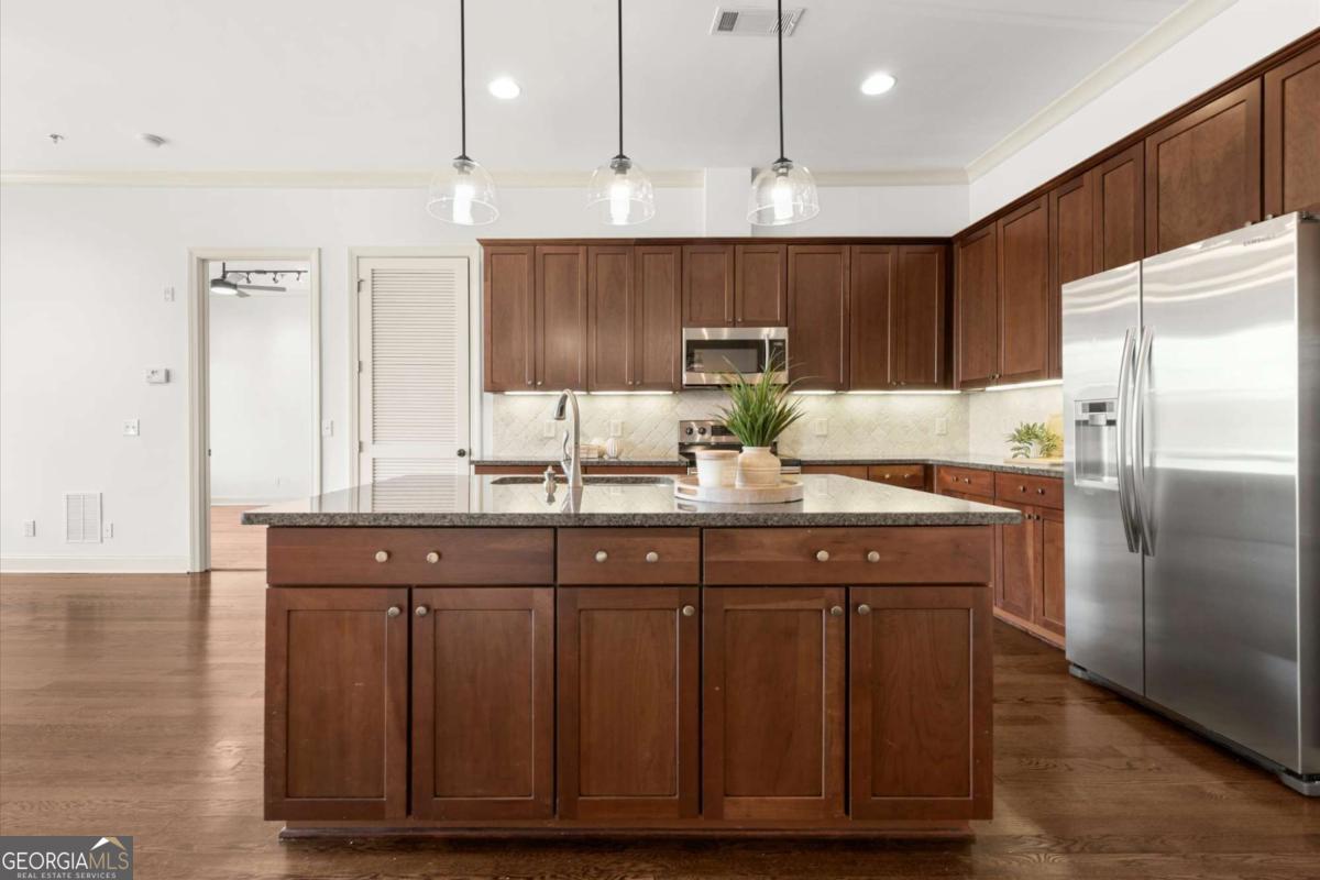 360 Chambers Street # 305