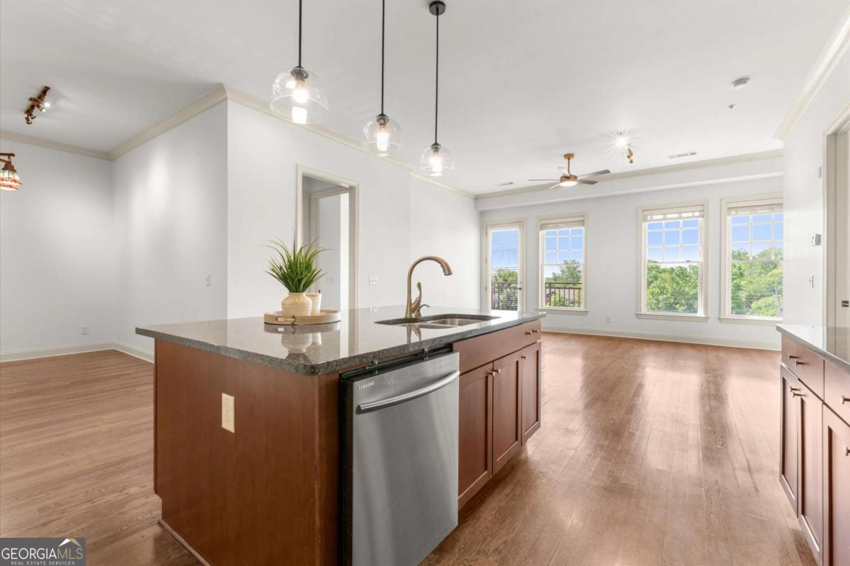 360 Chambers Street # 305