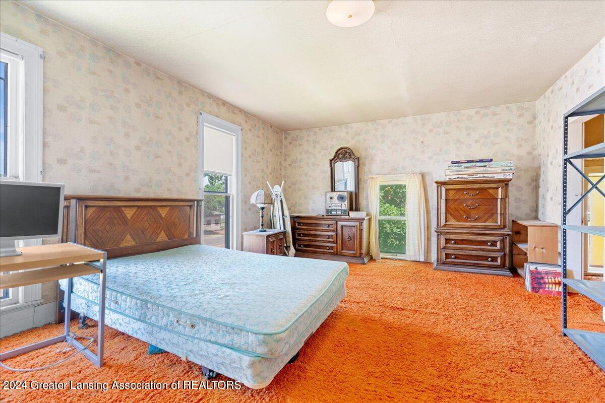 162 E Grand River Avenue