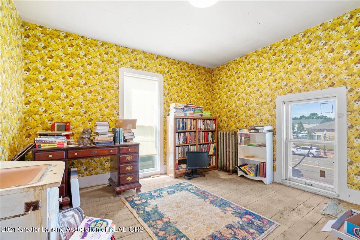 162 E Grand River Avenue