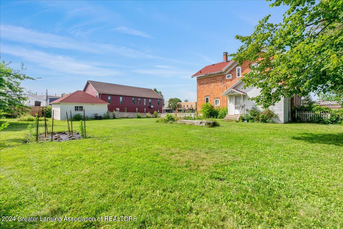 162 E Grand River Avenue