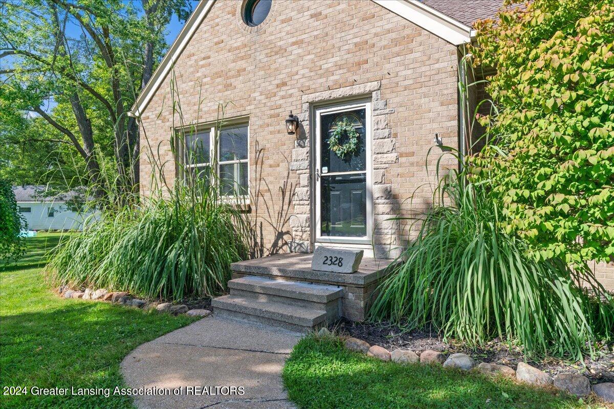 2328 E Libbie Drive