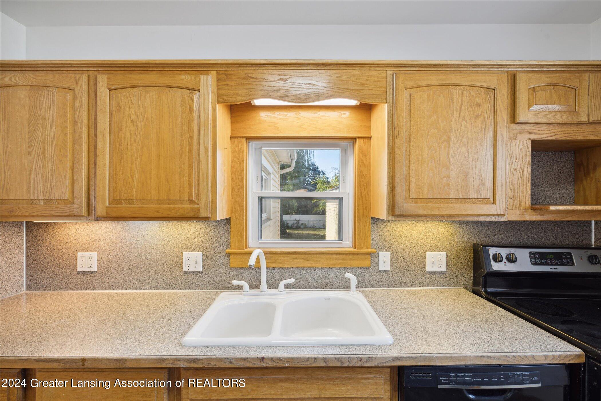 607 W Park Street, St. Johns