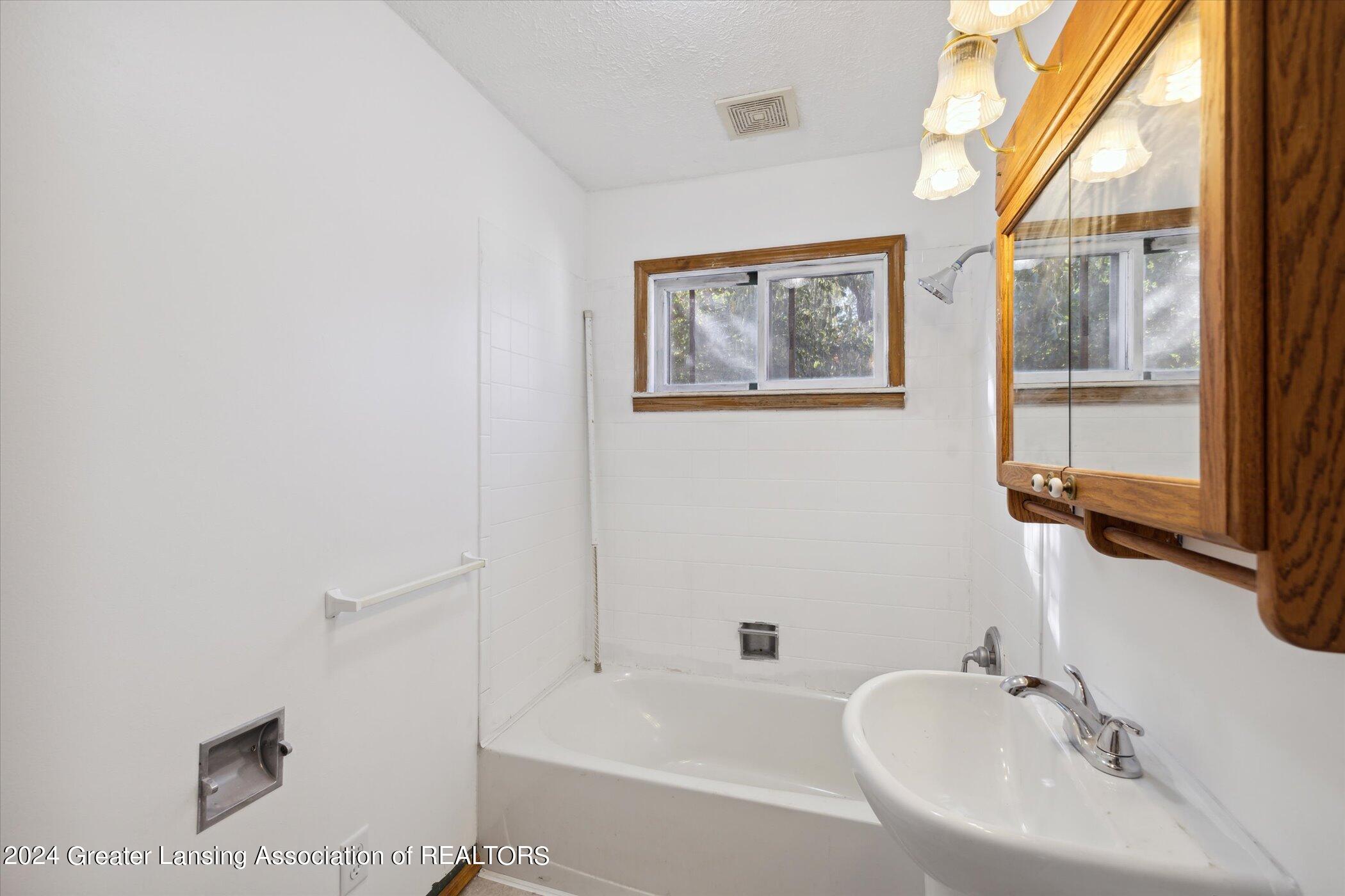 607 W Park Street, St. Johns
