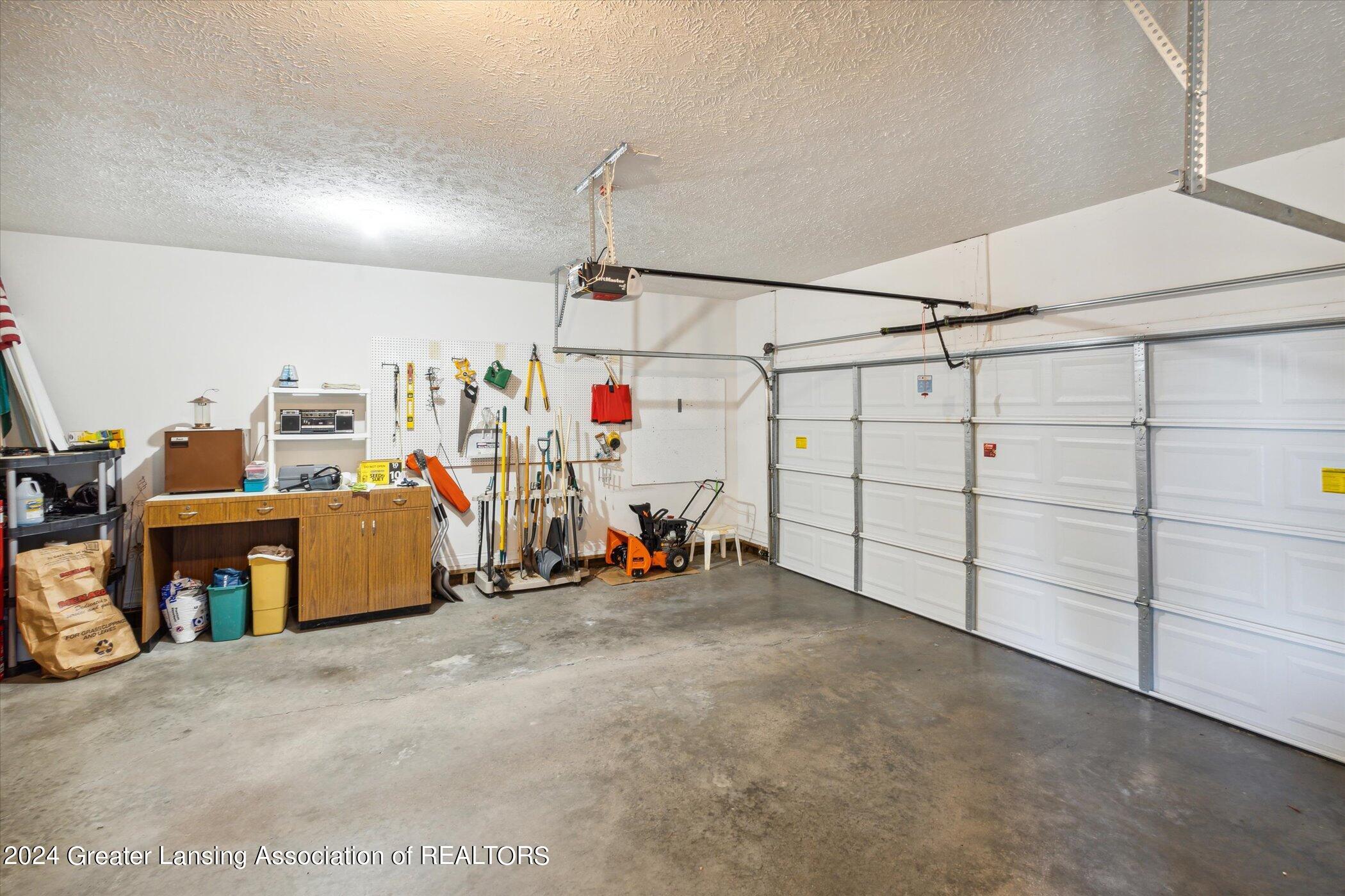 1845 Parakeet Lane