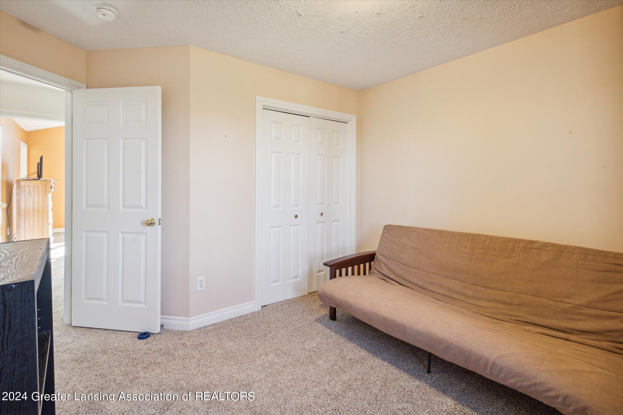 1845 Parakeet Lane
