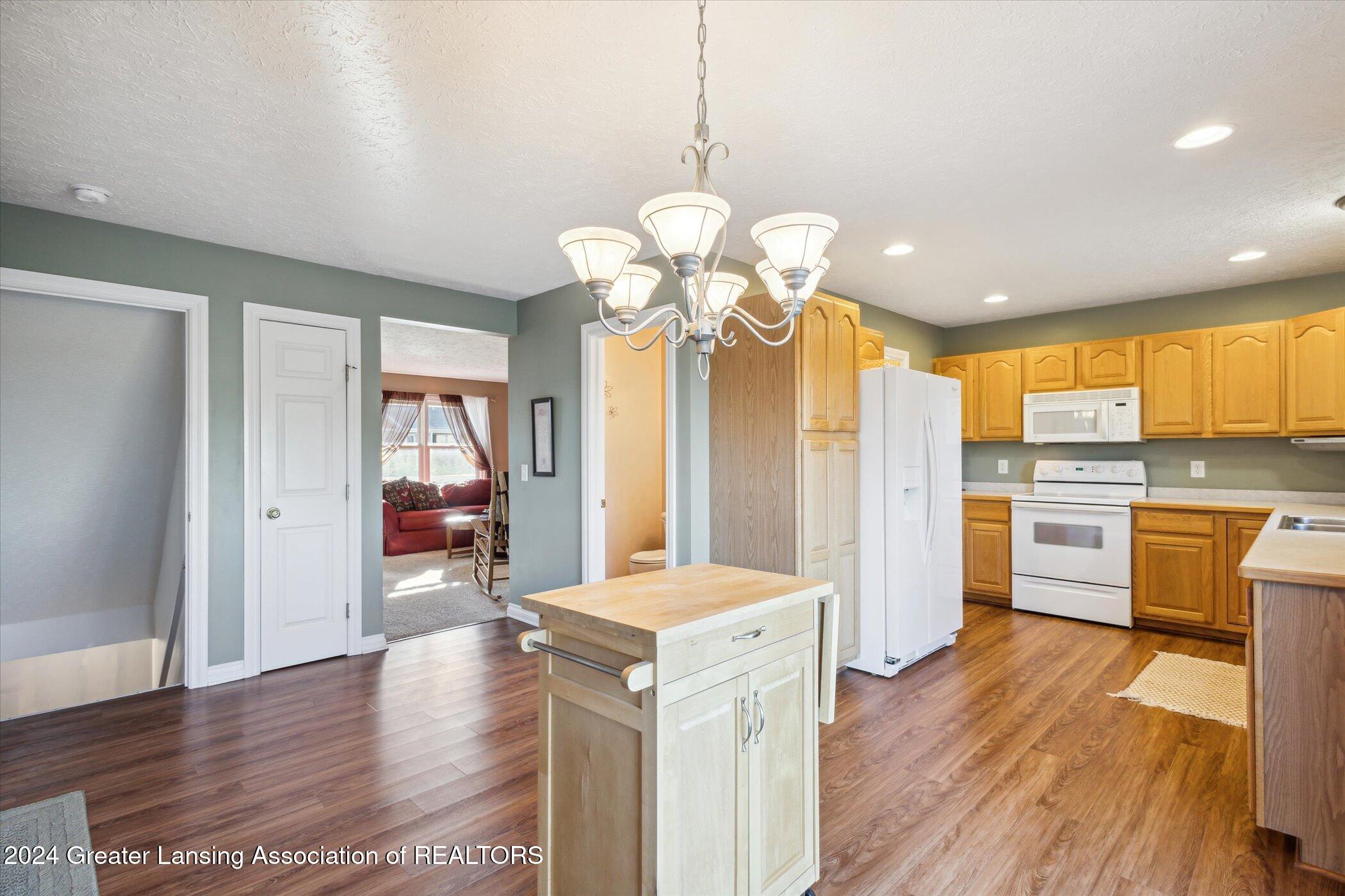 1845 Parakeet Lane