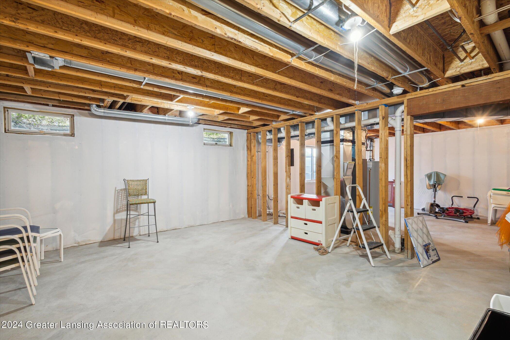 1845 Parakeet Lane