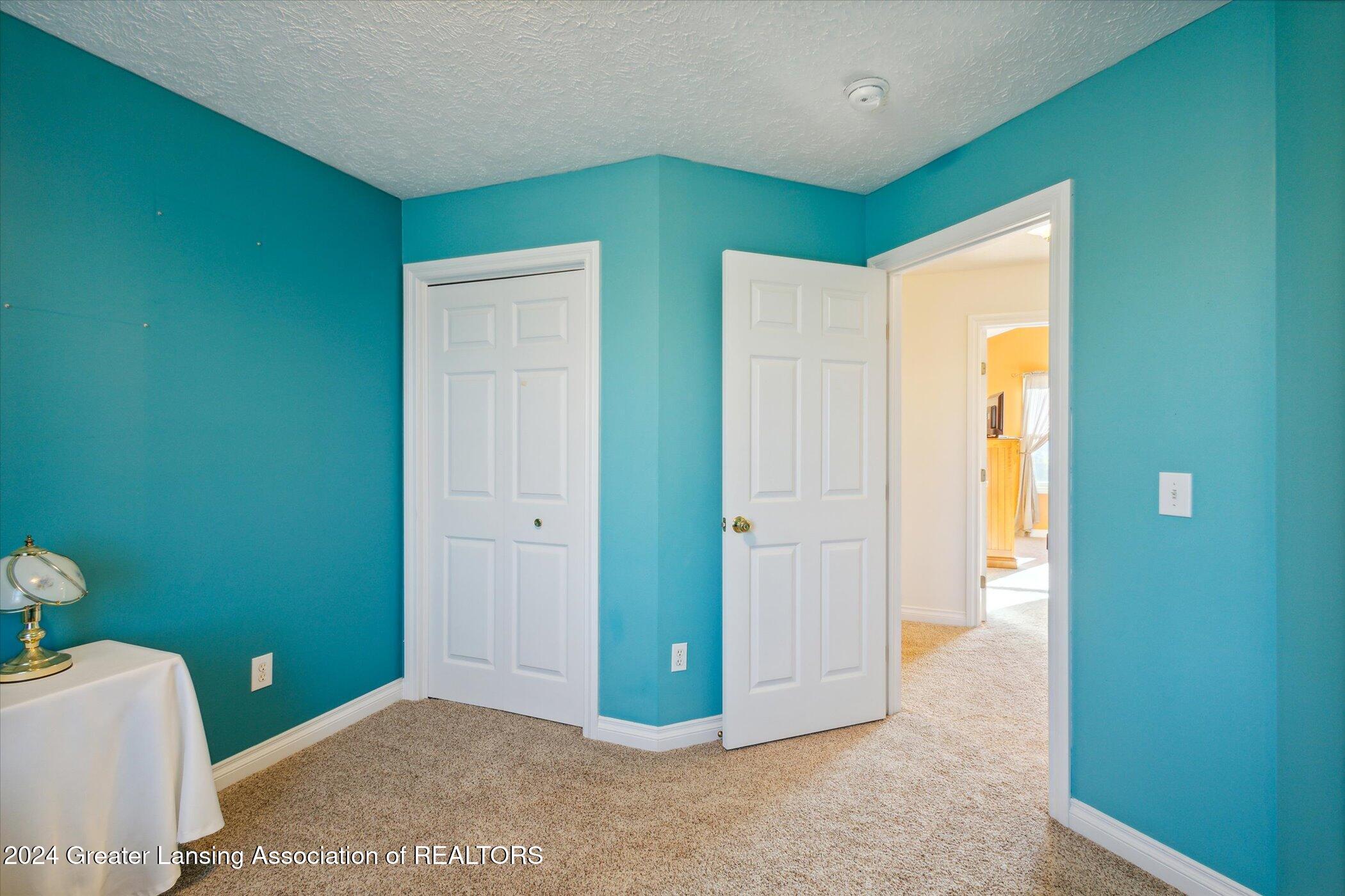 1845 Parakeet Lane
