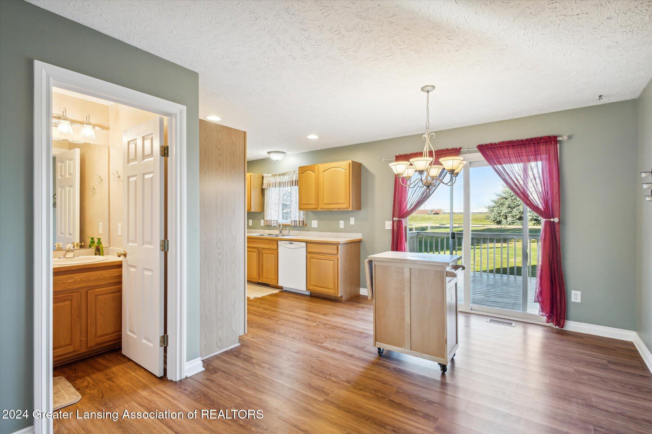 1845 Parakeet Lane