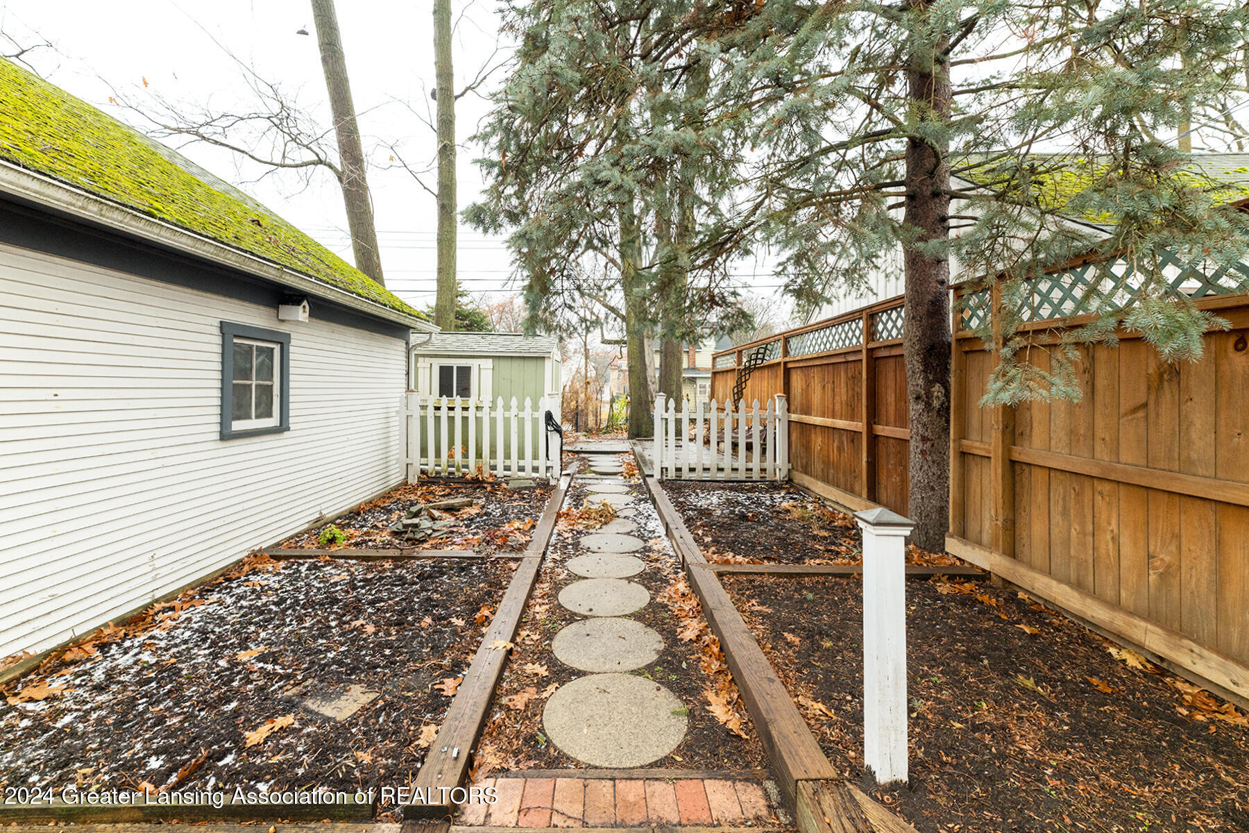 607 Division Street