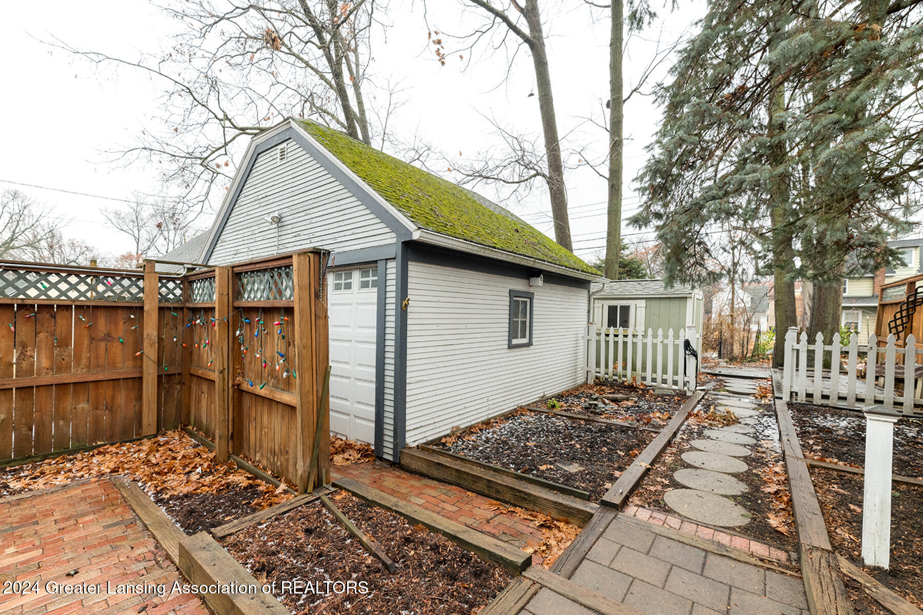 607 Division Street