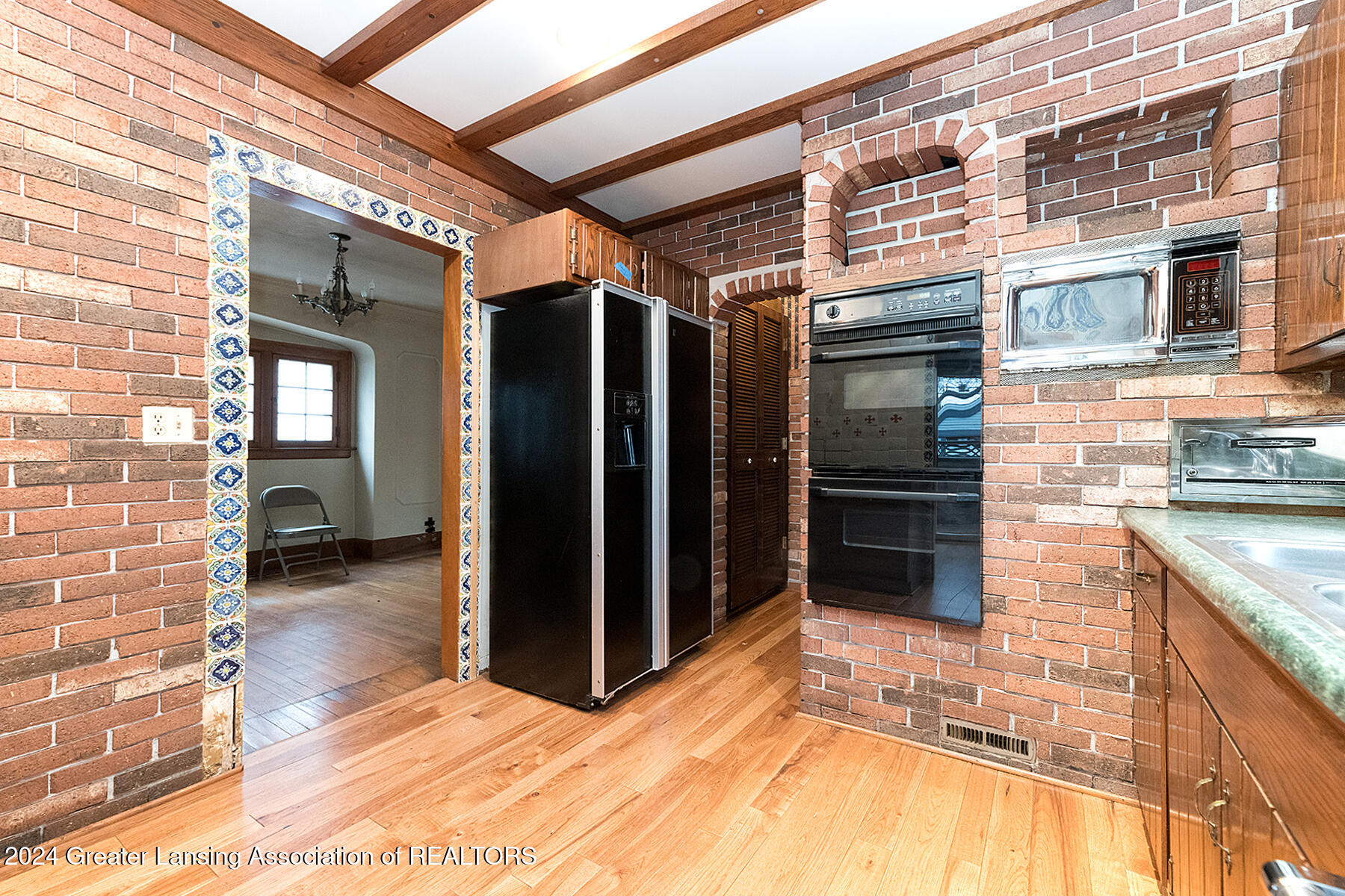 607 Division Street