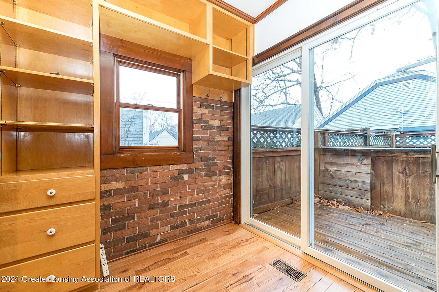607 Division Street
