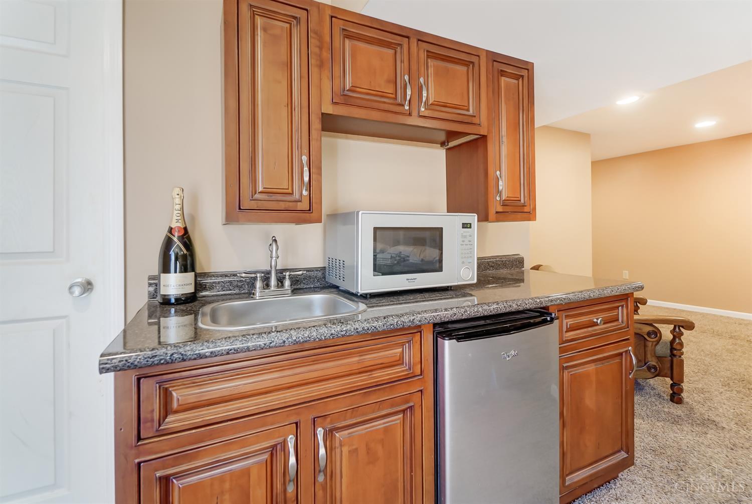 7995 Executive Court