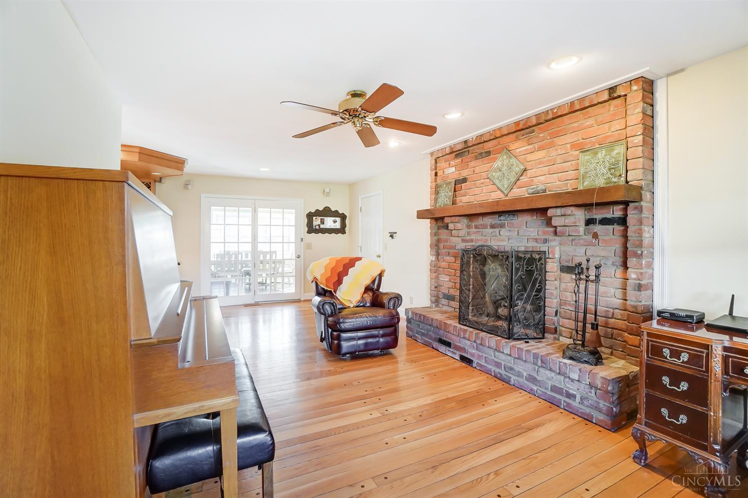 7995 Executive Court