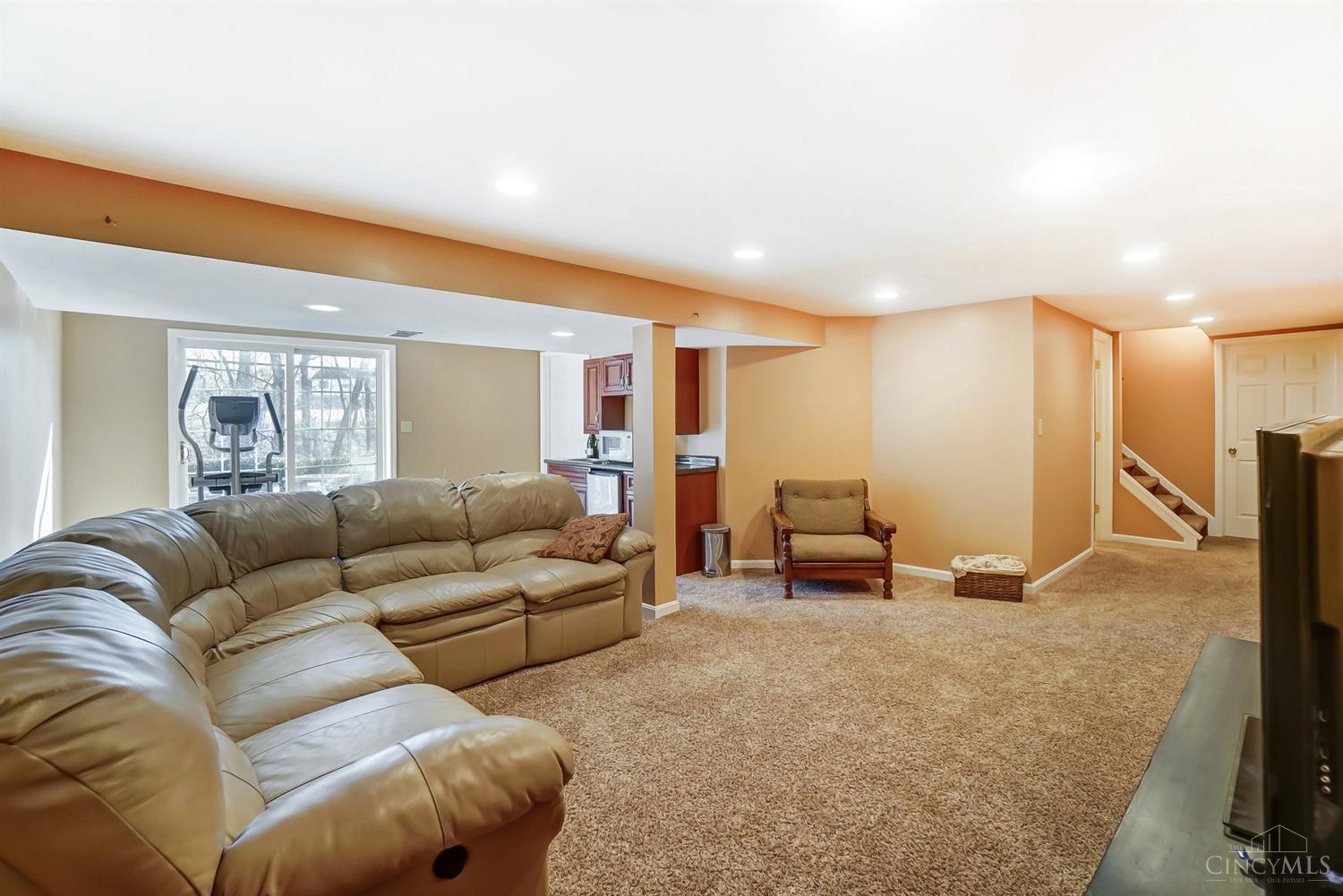 7995 Executive Court