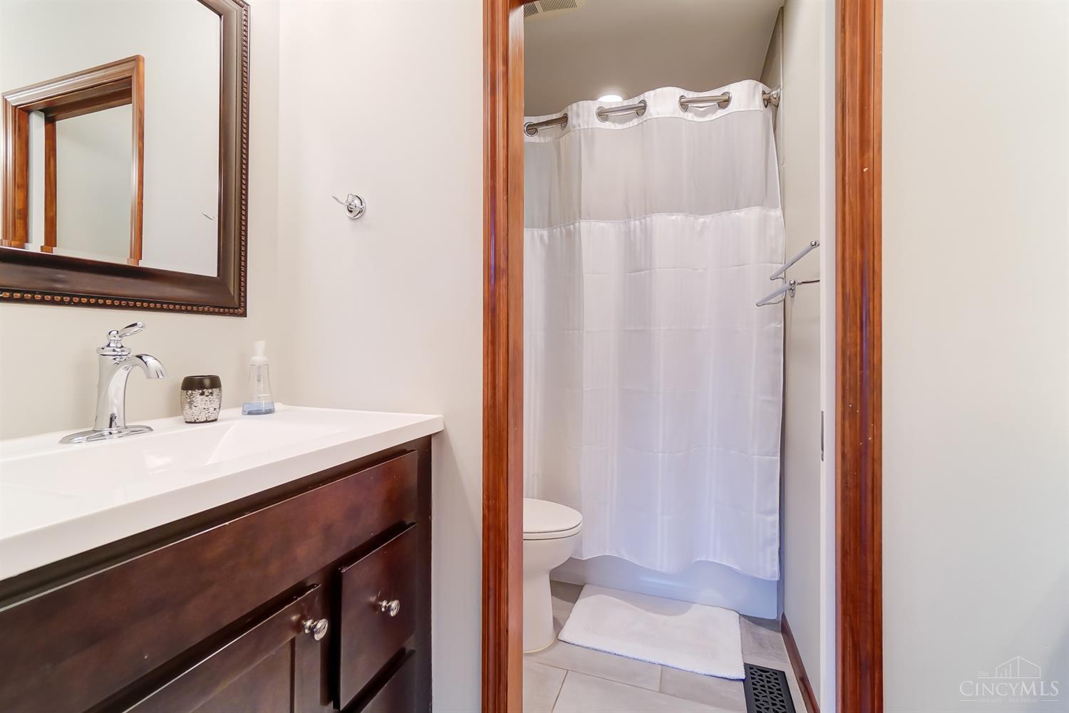 2227 Corinthian Court