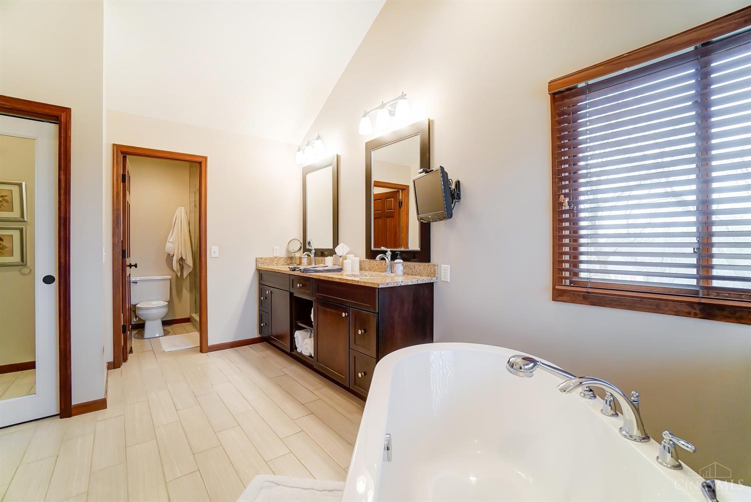 2227 Corinthian Court