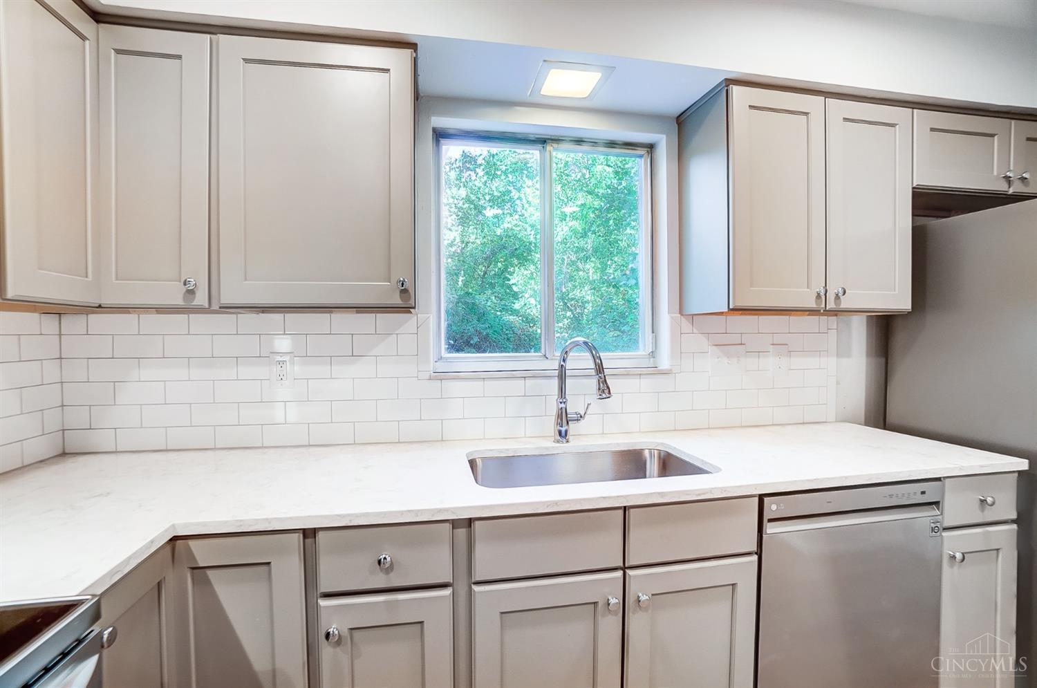 1927 Lady Ellen Drive