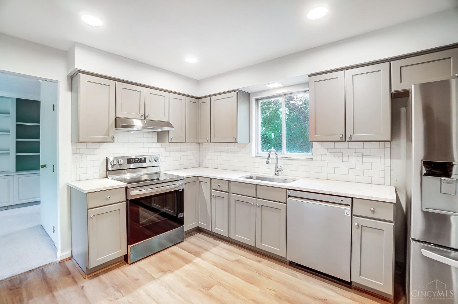 1927 Lady Ellen Drive