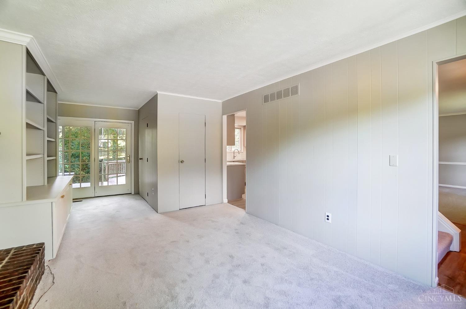 1927 Lady Ellen Drive