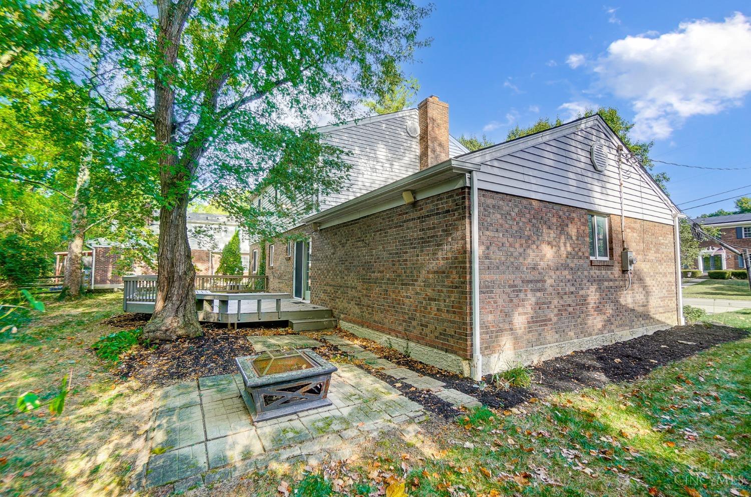 1927 Lady Ellen Drive