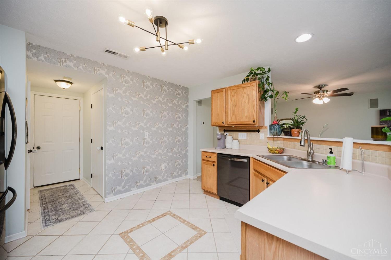 7807 Hyatts Lane