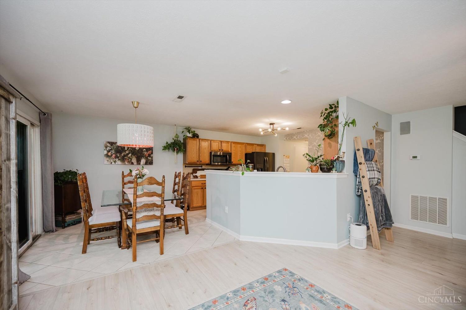 7807 Hyatts Lane