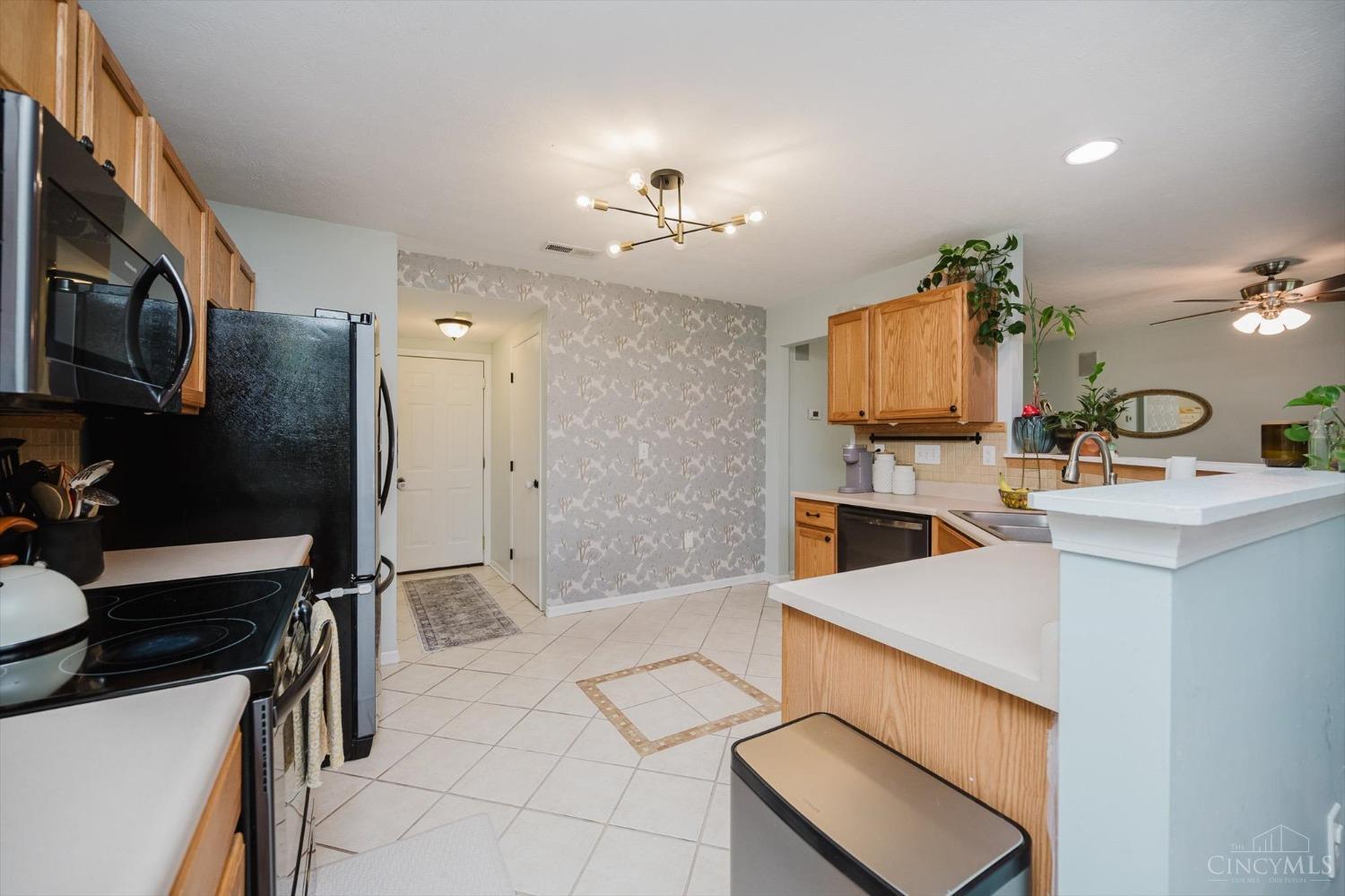 7807 Hyatts Lane