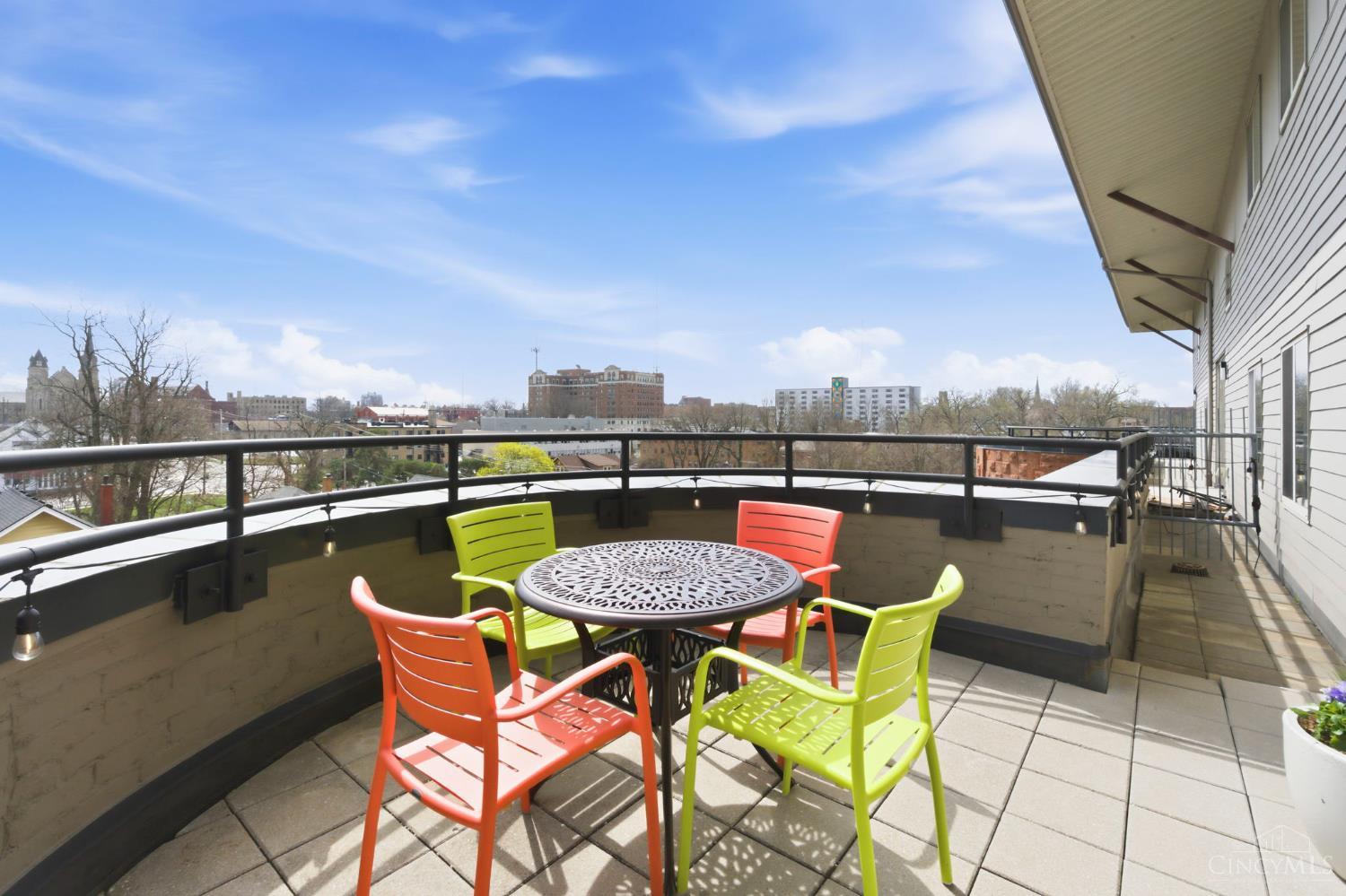 2700 Ashland Avenue 52