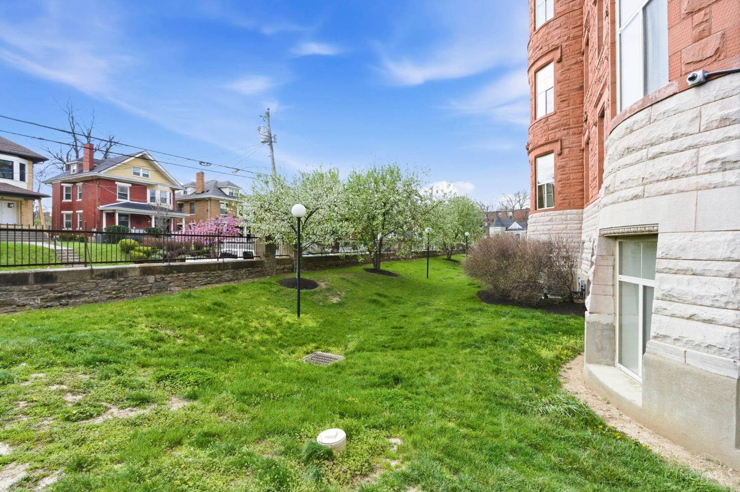2700 Ashland Avenue 52