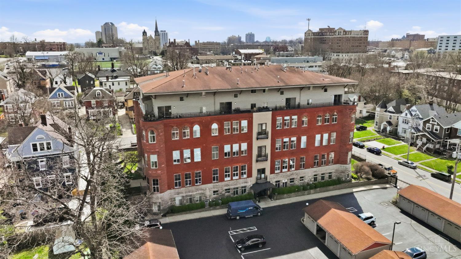 2700 Ashland Avenue 52