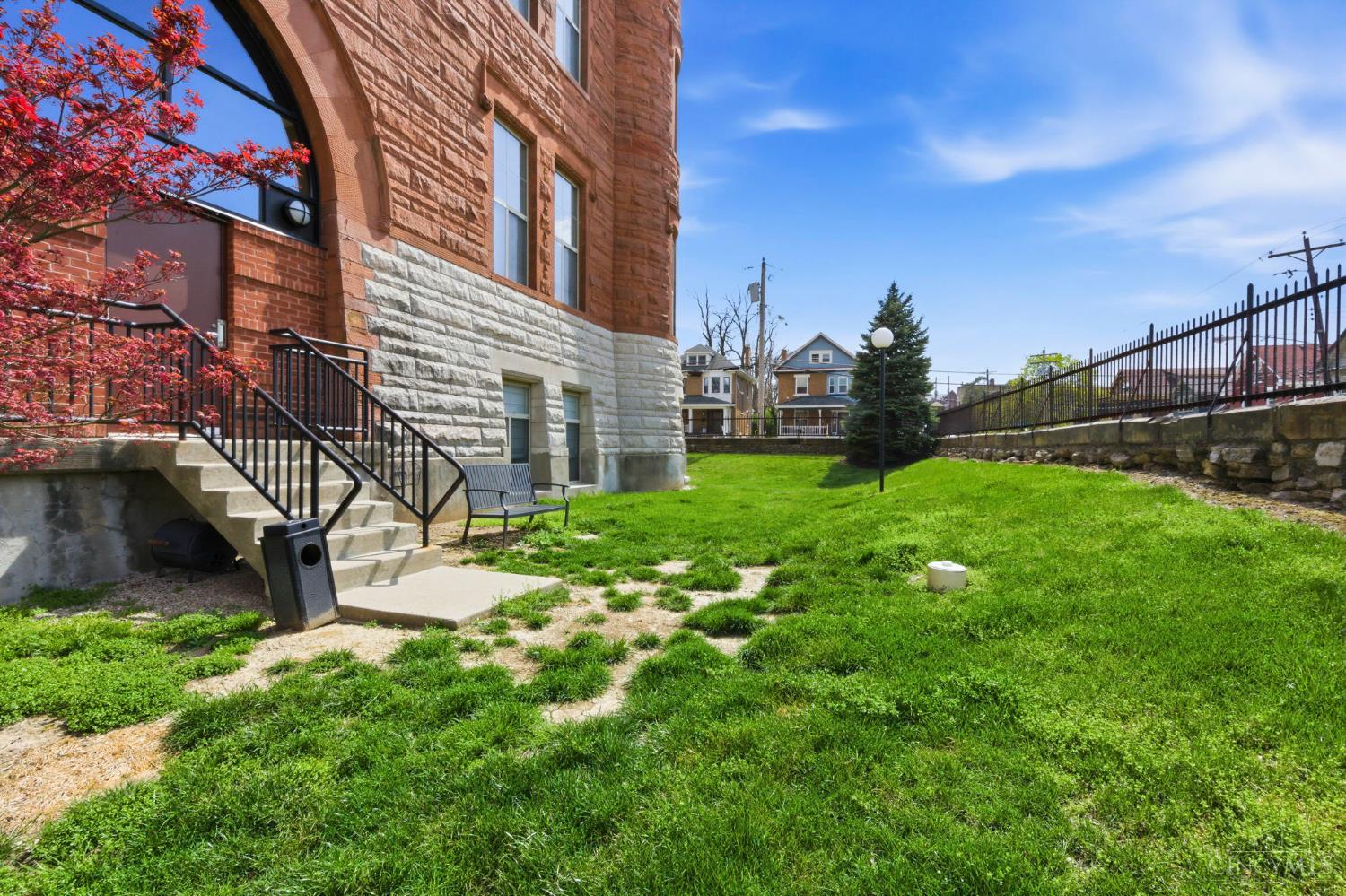 2700 Ashland Avenue 52