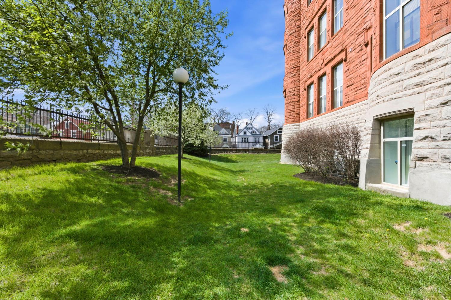 2700 Ashland Avenue 52