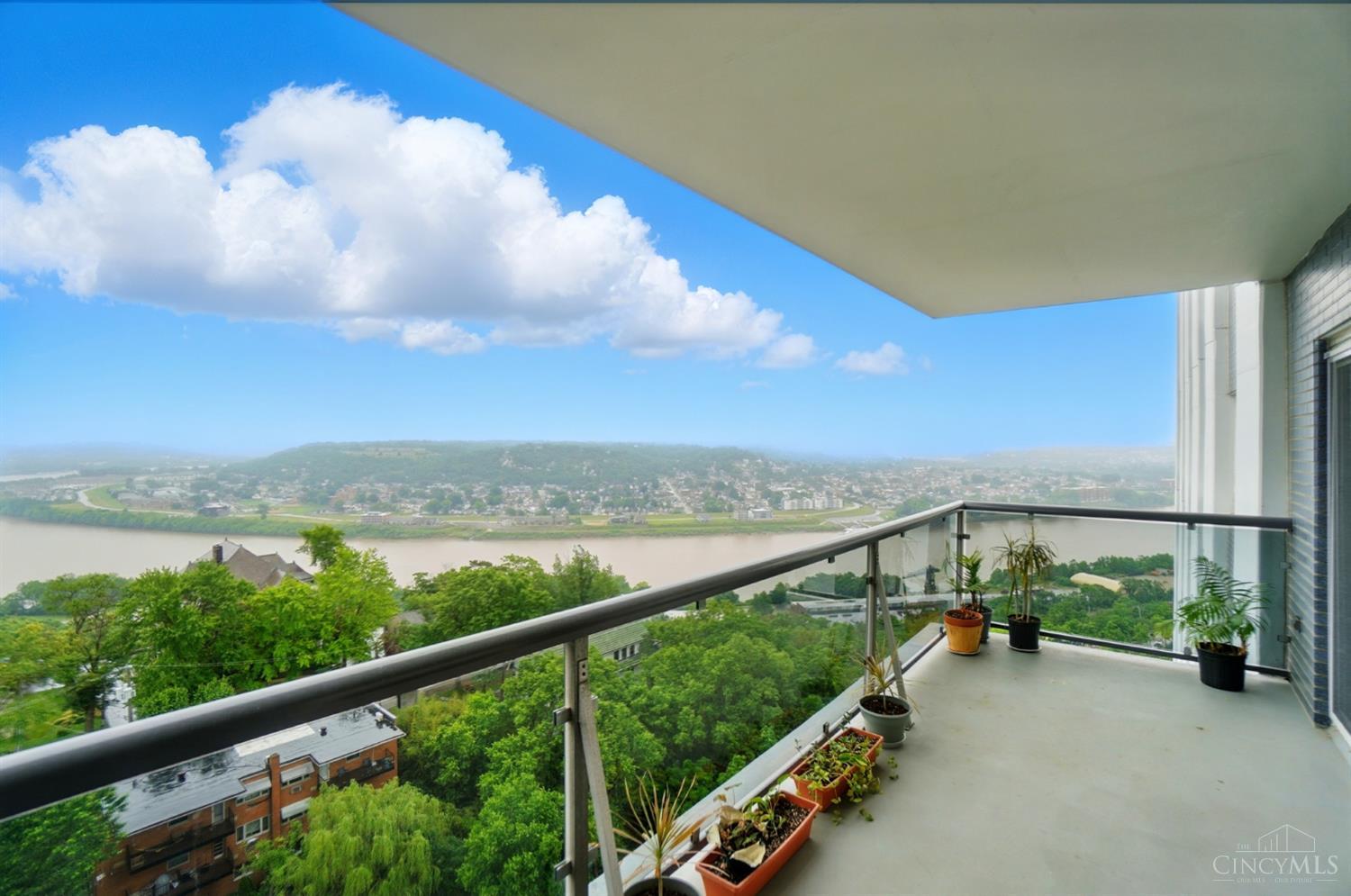 2200 Victory Parkway Unit: 1601