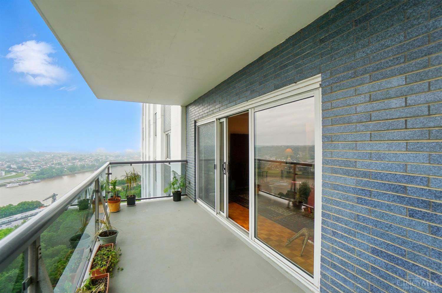 2200 Victory Parkway Unit: 1601