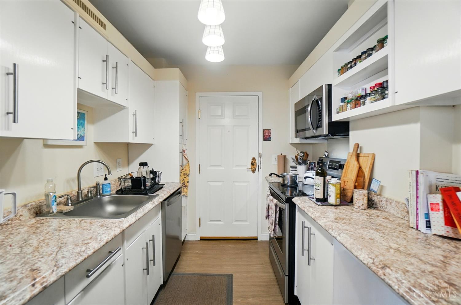 2200 Victory Parkway Unit: 1601
