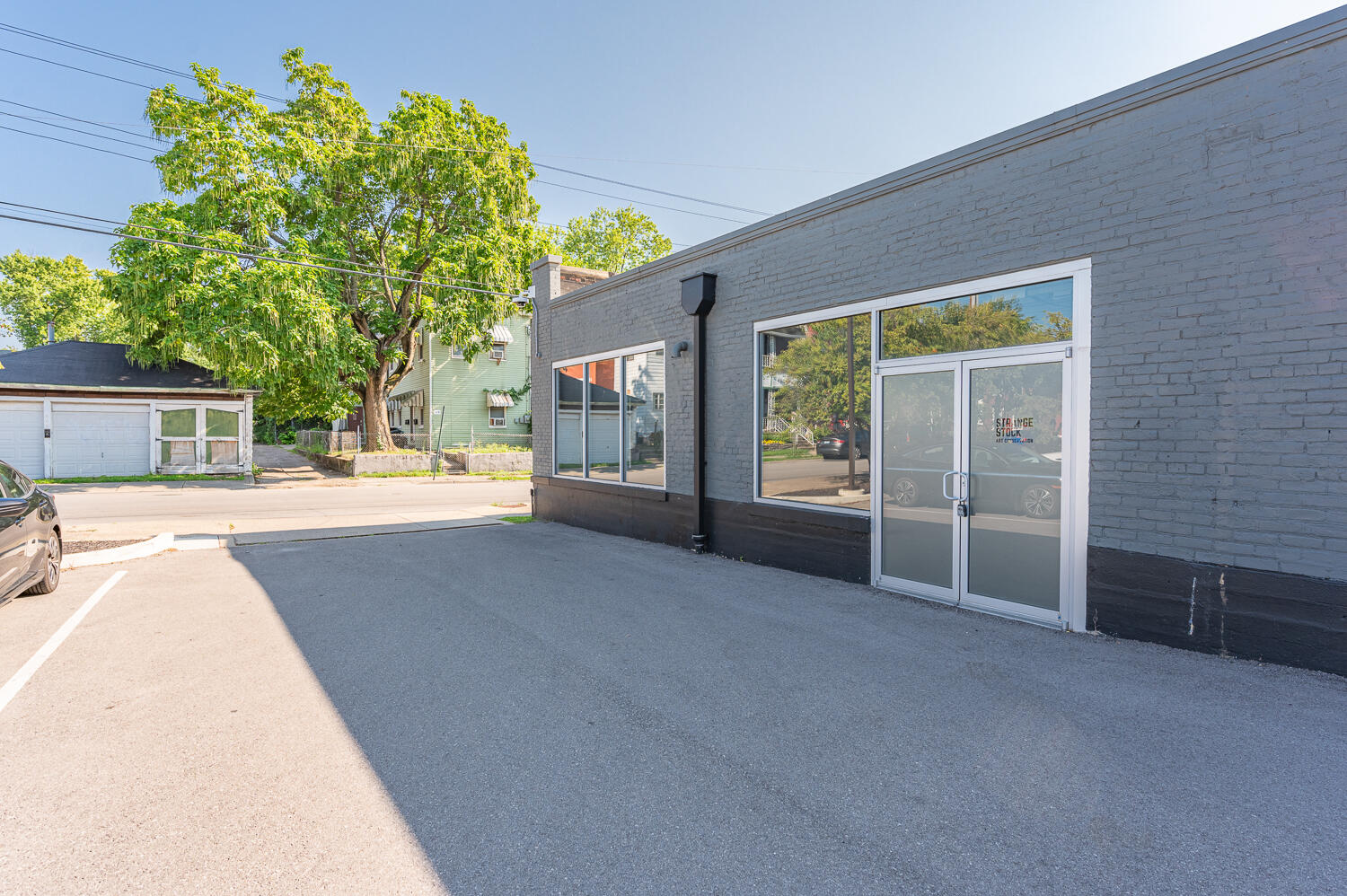 315 E 15th Street, B