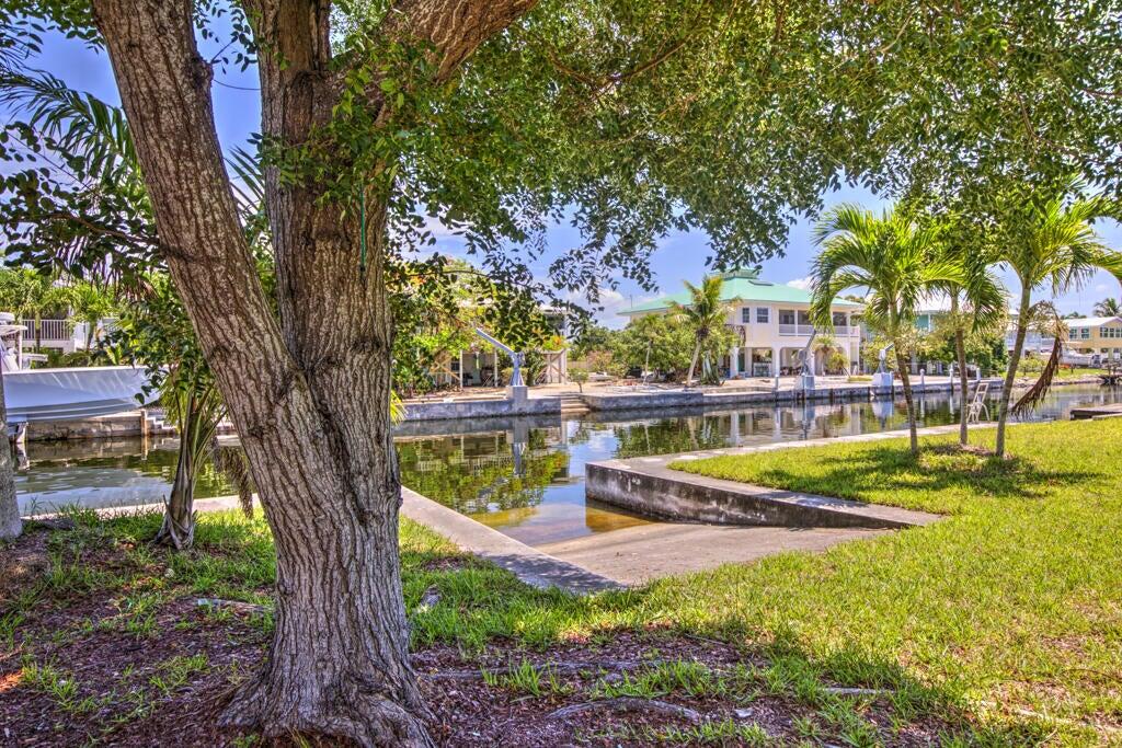 22865 Redfish Lane