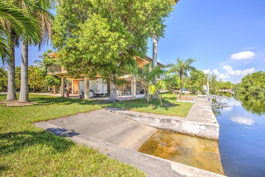 22865 Redfish Lane