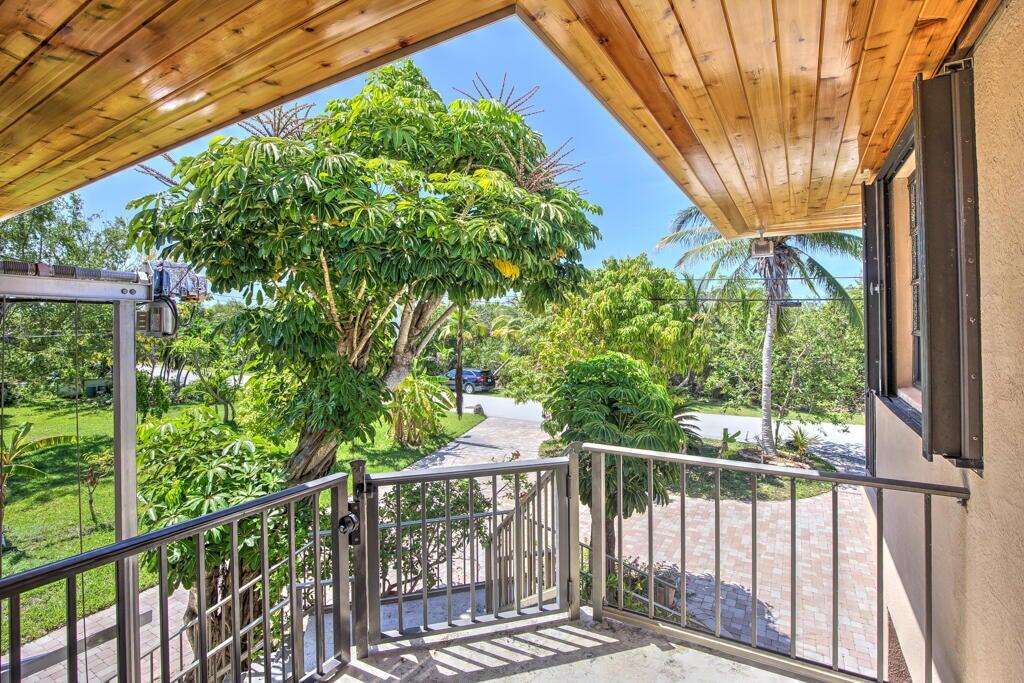 22865 Redfish Lane