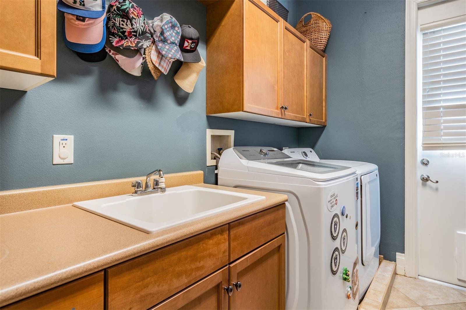 8505 KENTUCKY DERBY DR